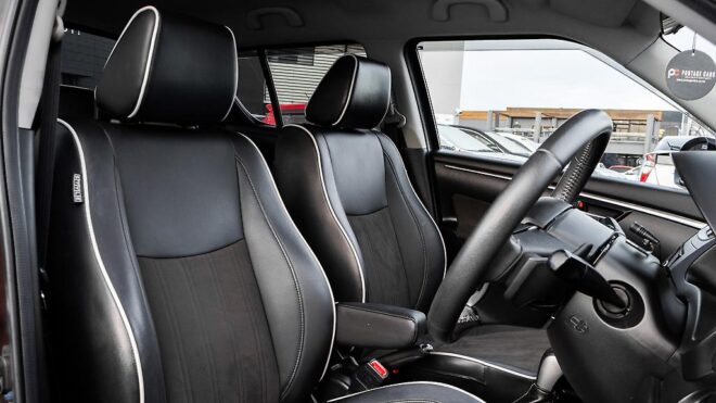 2016 Suzuki Swift Style Unique Colour – Half Leather image 303205