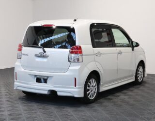 2015 Toyota Spade F Jack image 315429