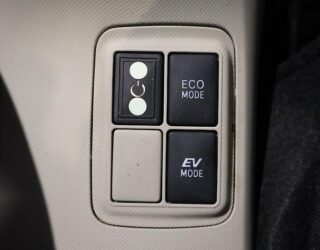 2012 Toyota Aqua G Model Hybrid, Low Kms, Push Start, Reverse Camera image 310112