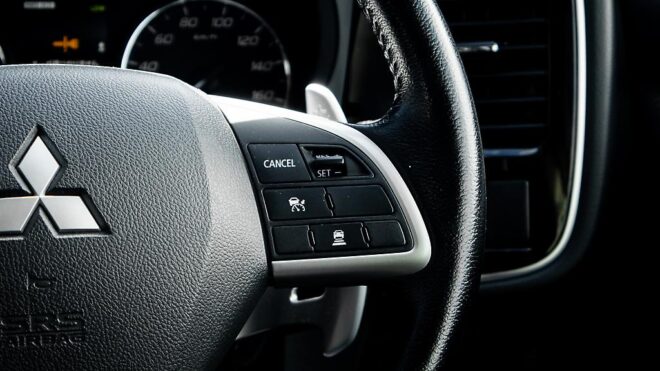 2013 Mitsubishi Outlander 24G Safety Package 4WD – 7 Seater image 309076