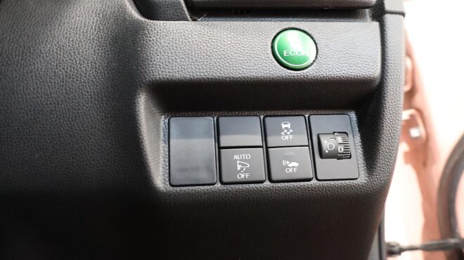 2016 Honda Fit Hybrid F-Package Comfort Edition image 305378