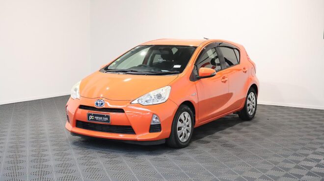 2012 Toyota Aqua S Model/ Push Start/ 2 Keys image 318054