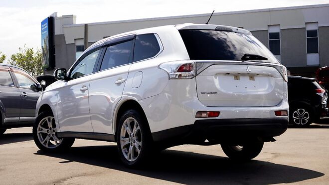 2013 Mitsubishi Outlander 24G Safety Package 4WD – 7 Seater image 309063
