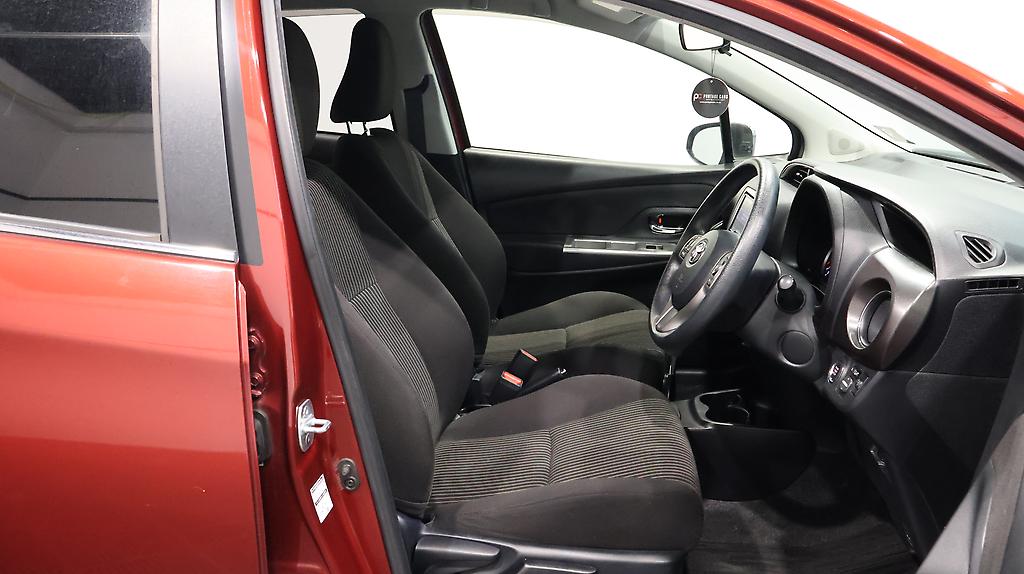 2014 Toyota Vitz Jewela Low KMS image 327253