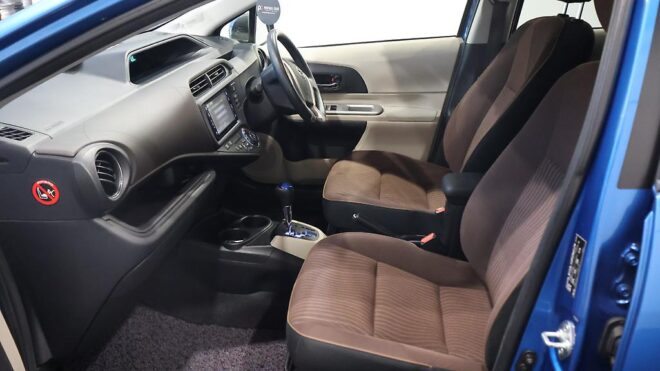 2012 Toyota Aqua G Model Hybrid, Low Kms, Push Start, Reverse Camera image 310102