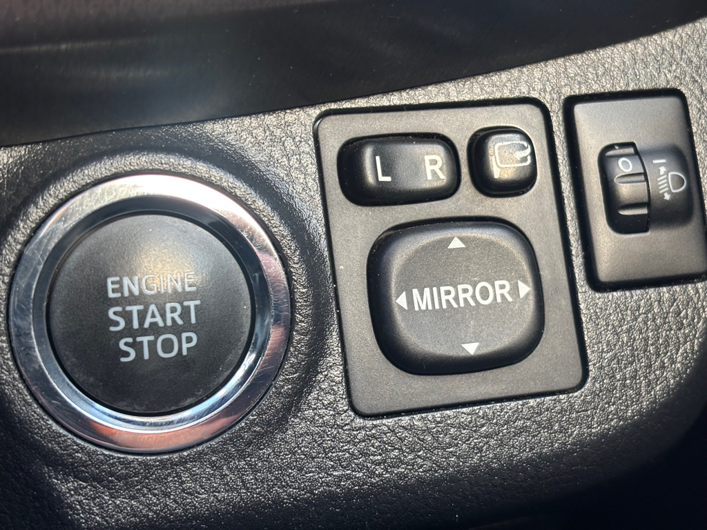 2014 Toyota Vitz Jewela Low KMS image 290815