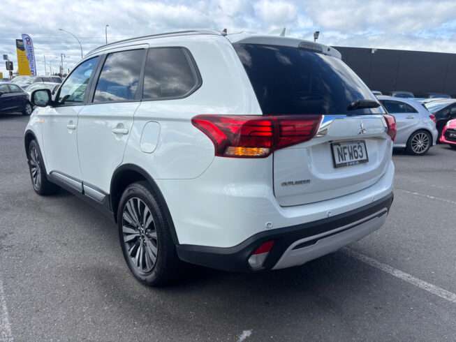 2021 Mitsubishi Outlander LS 2.4P/4WD image 302699