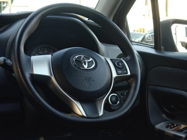 2014 Toyota Vitz F model, Push start image 288221