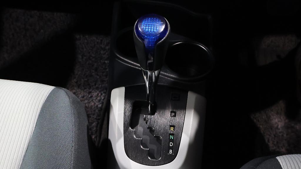 2013 Toyota Aqua S Model, Push Start, Low KMS image 312502