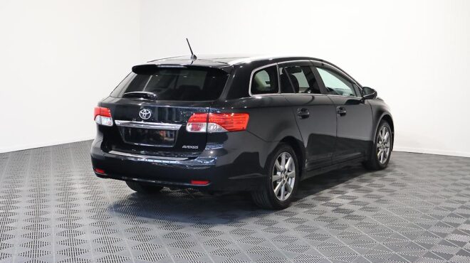 2012 Toyota Avensis Wagon Li image 317715