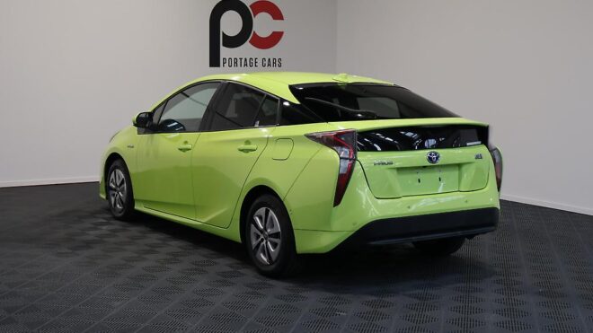 2016 Toyota Prius A Model, Low KMS, Heads up Display image 310589