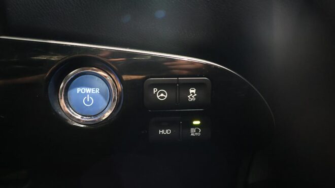 2016 Toyota Prius A Model, Low KMS, Heads up Display image 310602