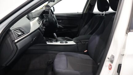 2014 Bmw 320i Low KMs Sedan image 308770