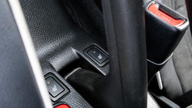 2016 Suzuki Swift Style Unique Colour – Half Leather image 303210