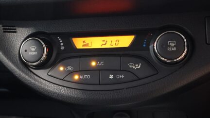 2014 Toyota Vitz Jewela Low KMS image 327259