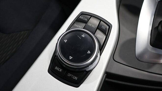 2014 Bmw 320i Low KMs Sedan image 308780