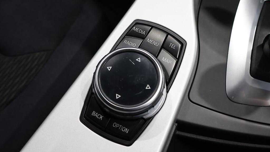 2014 Bmw 320i Low KMs Sedan image 308780