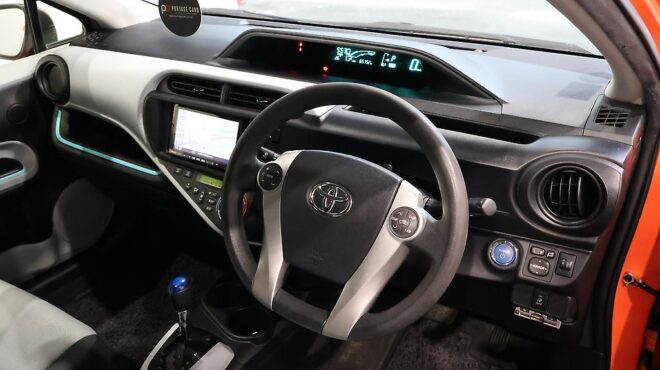 2012 Toyota Aqua S Model/ Push Start/ 2 Keys image 318064