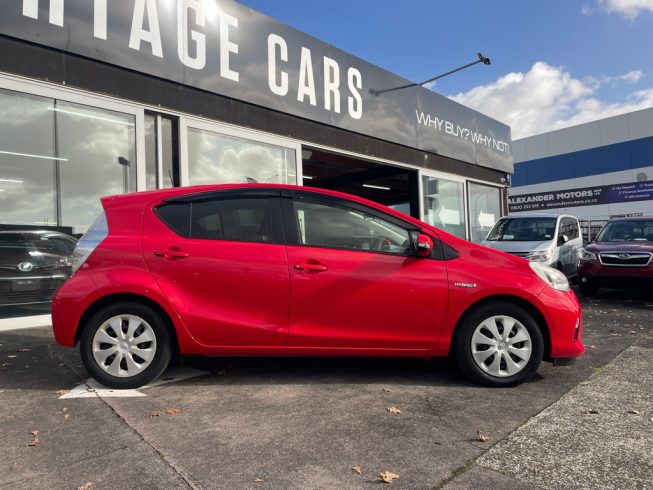 2013 Toyota Aqua S Model, Push Start, Low KMS image 287889