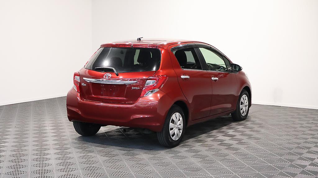 2014 Toyota Vitz Jewela Low KMS image 327247