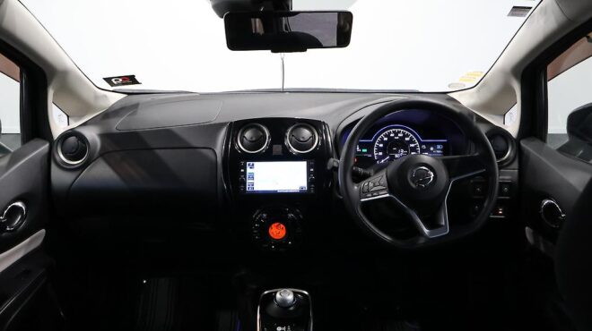 2017 Nissan Note e-power – X image 314239