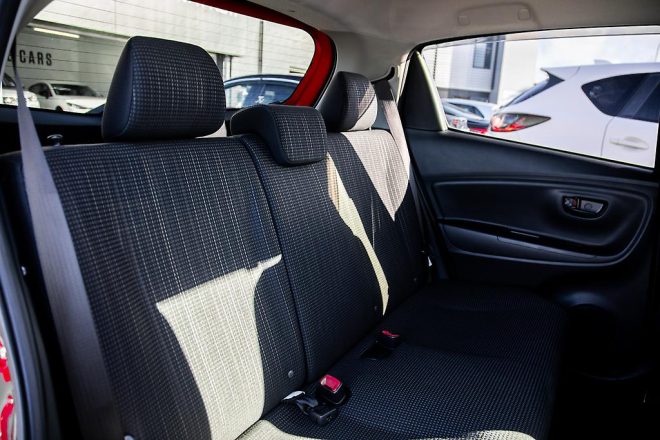 2015 Toyota Vitz F Model, Low KMS, Body kit I stop Wheel mags image 289014