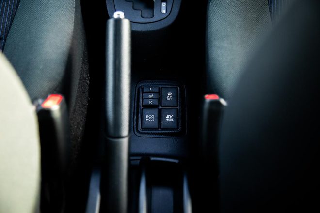 2015 Toyota Aqua Hybrid S Model, Push Start, reverse Camera image 290243