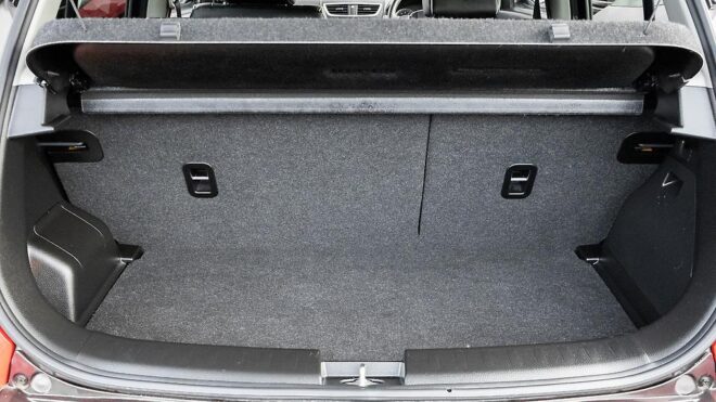 2016 Suzuki Swift Style Unique Colour – Half Leather image 303213