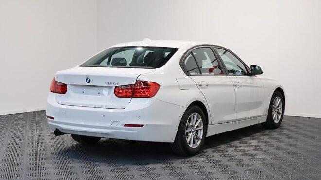 2014 Bmw 320i Low KMs Sedan image 308766