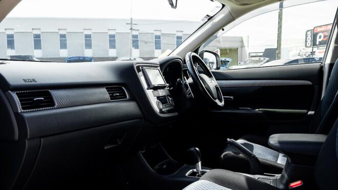 2013 Mitsubishi Outlander 24G Safety Package 4WD – 7 Seater image 309077