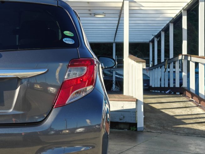 2014 Toyota Vitz F model, Push start image 288217
