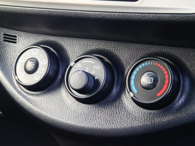 2014 Toyota Vitz F model, Push start image 288227
