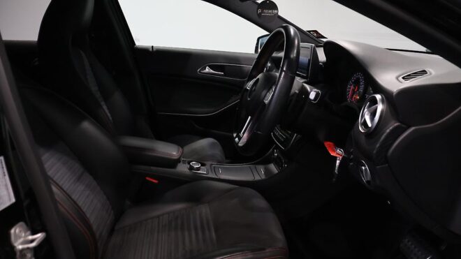 2013 Mercedes-benz A 180 Blue Efficiency Sport AMG/ Half Leather image 305927