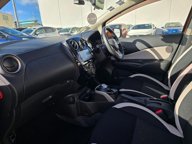 2016 Nissan Note e-power X image 289000