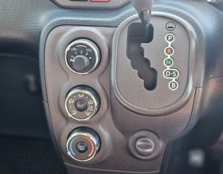 2014 Toyota Spade F Model- Easy access – sliding door image 297302
