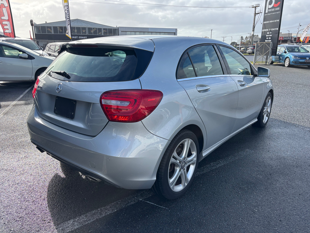 2014 Mercedes-benz A 180 Super Low KMS, Half Leather image 287169