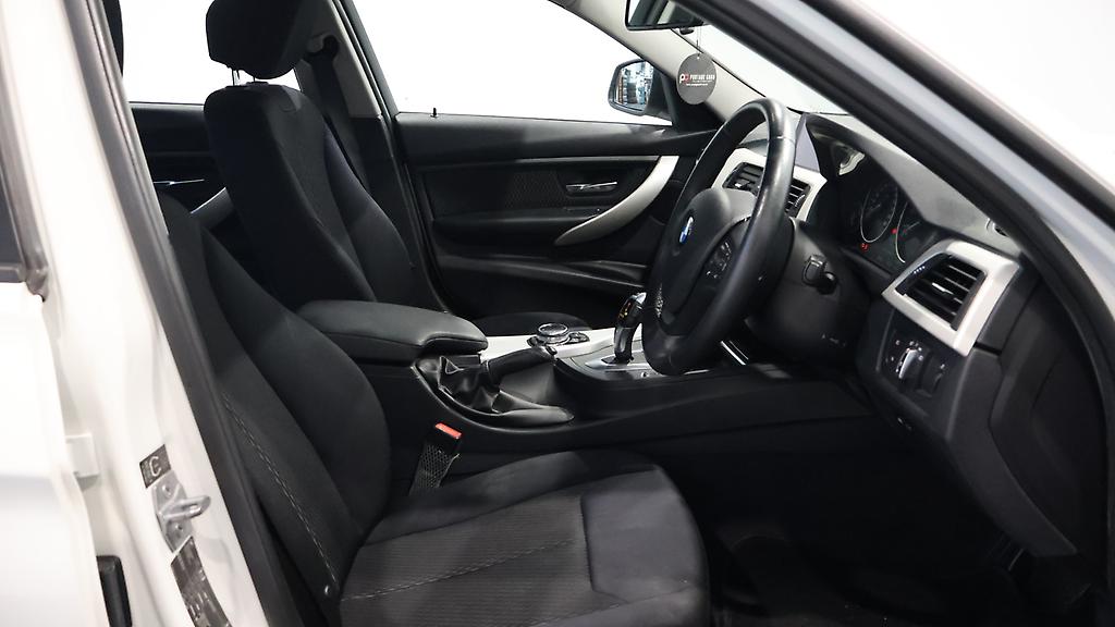 2014 Bmw 320i Low KMs Sedan image 308769