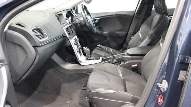 2014 Volvo V40 D2 1.6D/6AT/HA/5DR/5 image 305300