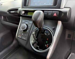 2009 Toyota Wish 7 Seater, Push start image 294458