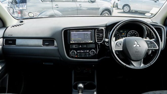 2013 Mitsubishi Outlander 24G Safety Package 4WD – 7 Seater image 309065