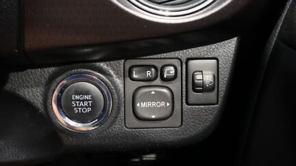 2014 Toyota Vitz Jewela Low KMS image 327261