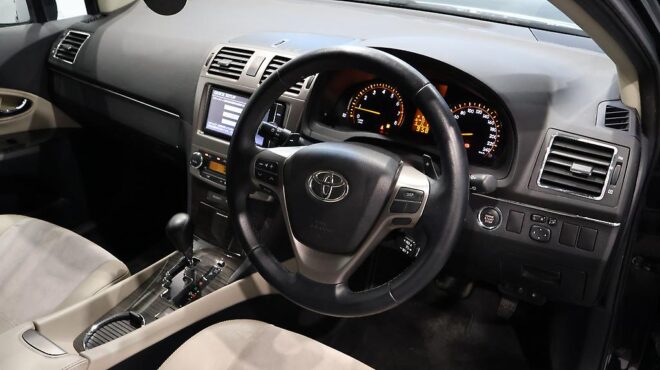 2012 Toyota Avensis Wagon Li image 317711