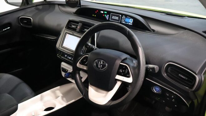 2016 Toyota Prius A Model, Low KMS, Heads up Display image 310597