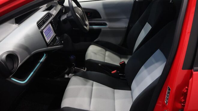 2013 Toyota Aqua S Model, Push Start, Low KMS image 312490