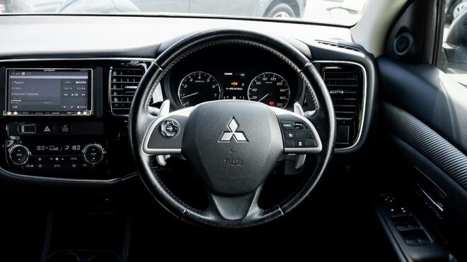 2013 Mitsubishi Outlander 24G Safety Package 4WD – 7 Seater image 309073