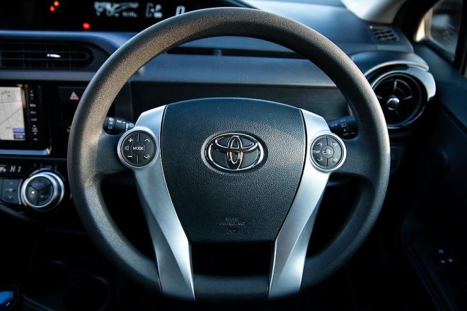 2015 Toyota Aqua S Model Hybrid/  Push Start/ Reverse Camera image 287624
