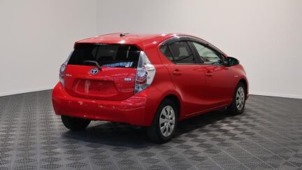 2013 Toyota Aqua S Model, Push Start, Low KMS image 312489