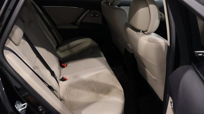 2012 Toyota Avensis Wagon Li image 317709