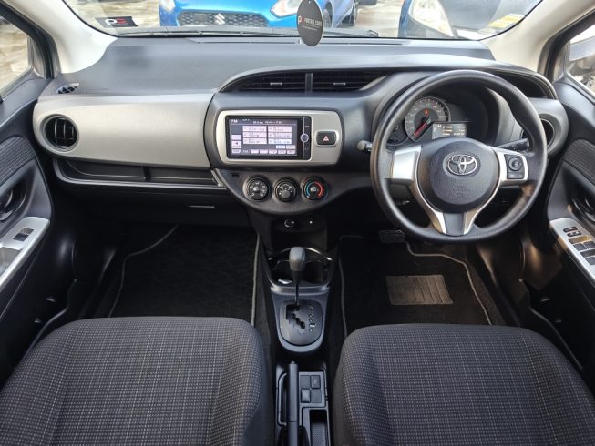 2014 Toyota Vitz F model, Push start image 288220