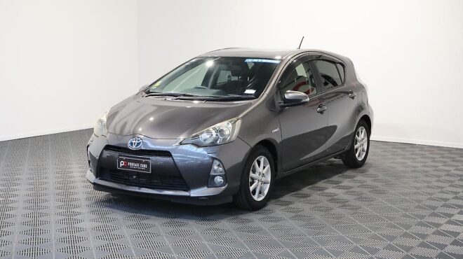 2012 Toyota Aqua G Model Push Start and Reversing Camera image 314825